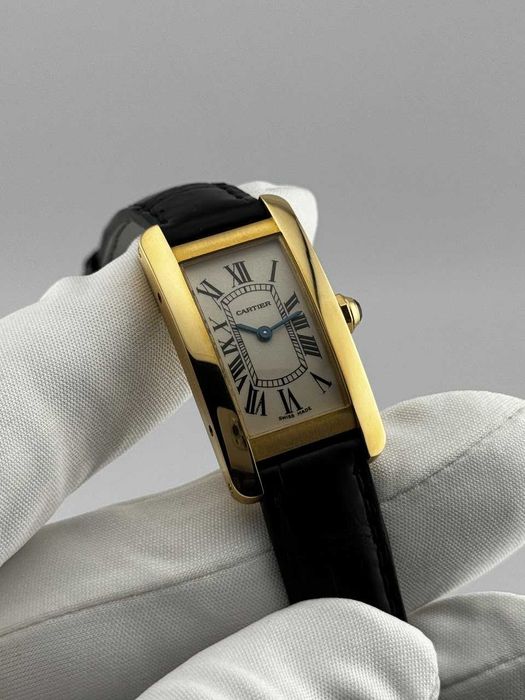 Наручные часы Cartier Tank Americaine