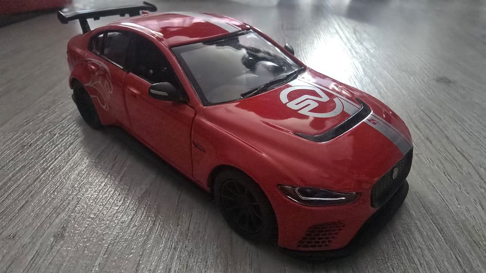 Метална колича Ягуар 1/38