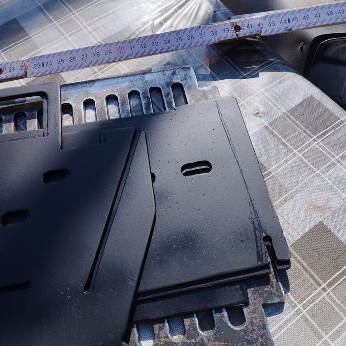 Gratar pe carbuni portabil, taiat in laser 25/40cm, tabla de 3