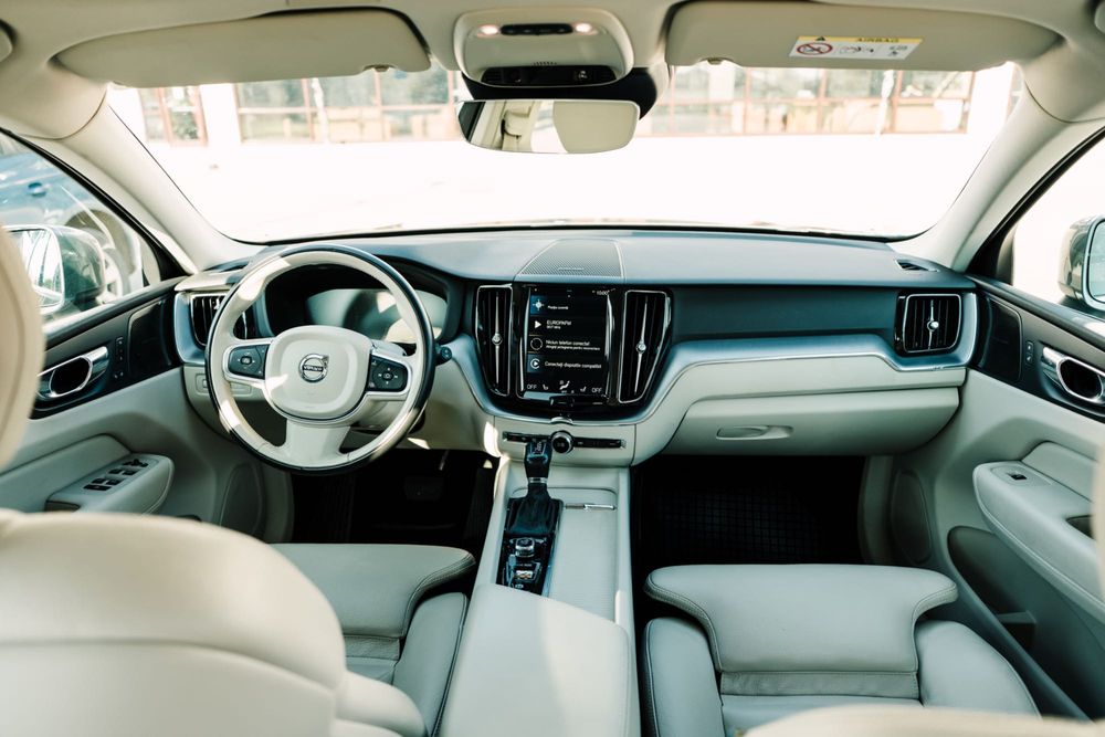 VOLVO XC60 2019 — imagine 5