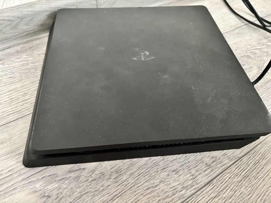 Продам playstation 4 с дискавотом