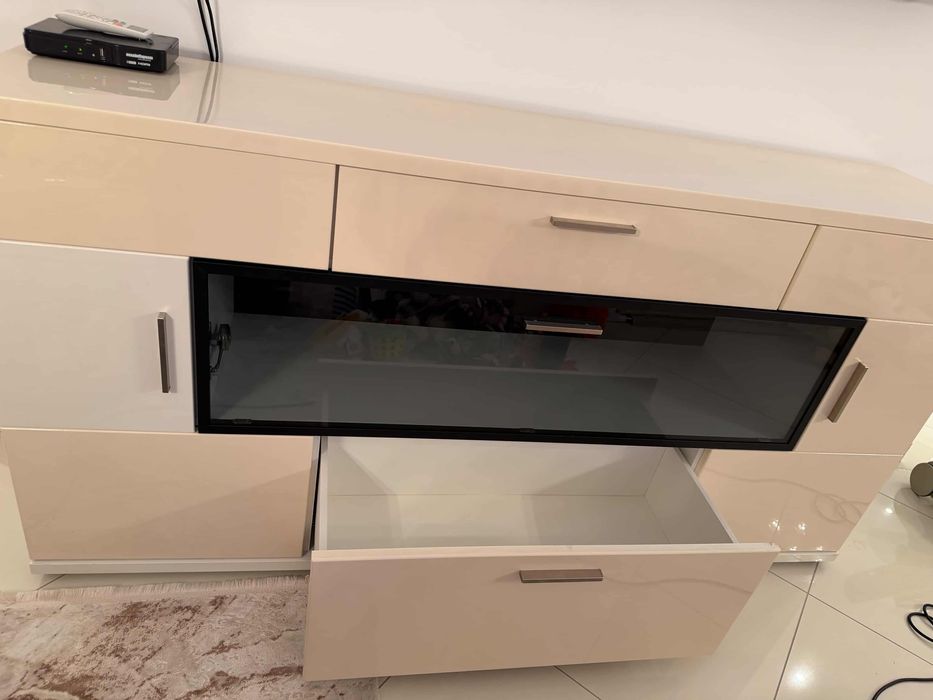 Скрин шкаф гланцов