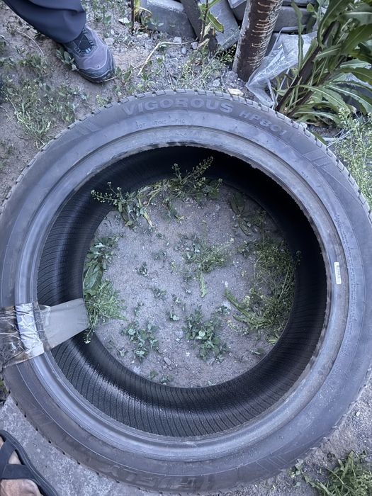 Продам шину 21r новая