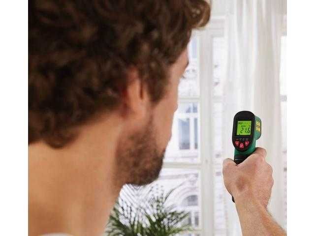 Termometru cu infrarosu fara contact, nou sigilat realizat in Germania