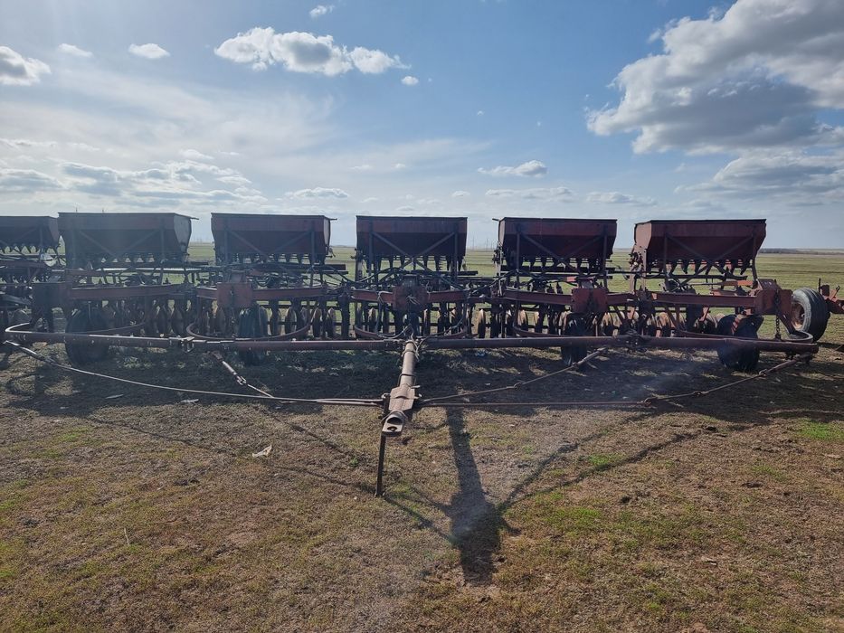 Продам сеялку Сзс 2,1