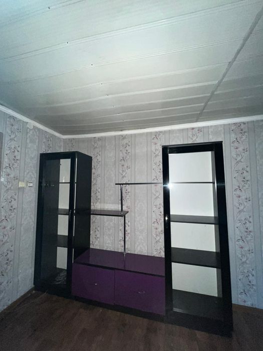 Шкаф и  кухню унитаз раковина  буу