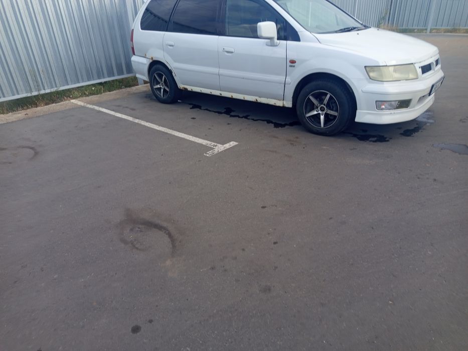 Mitsubishi chariot