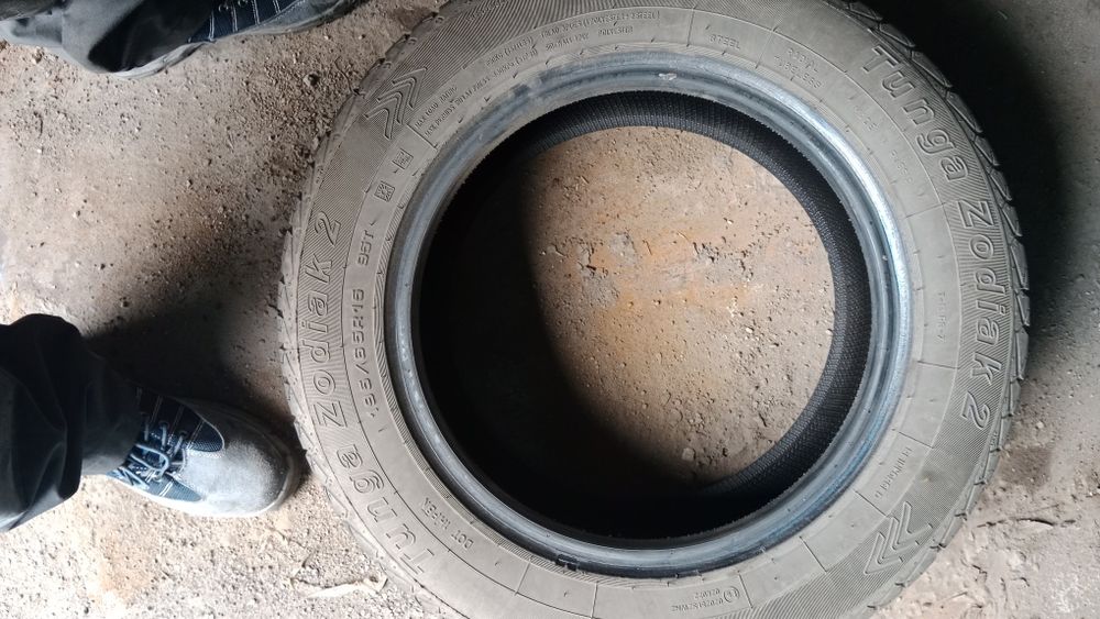 Продам шины  на 15