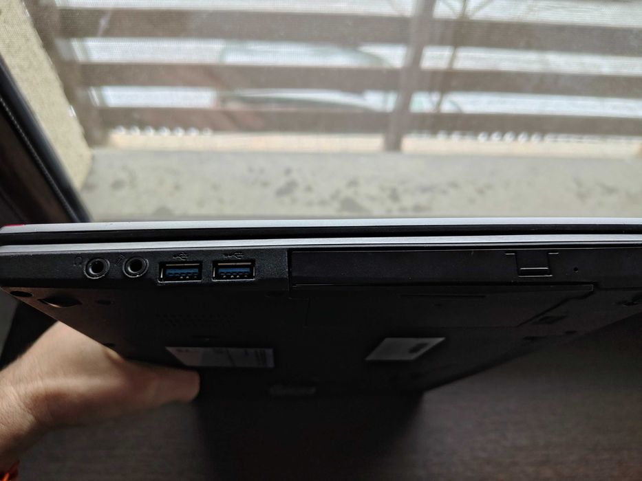 Laptop Fujitsu Lifebook E754 i5, SSD, baterie noua