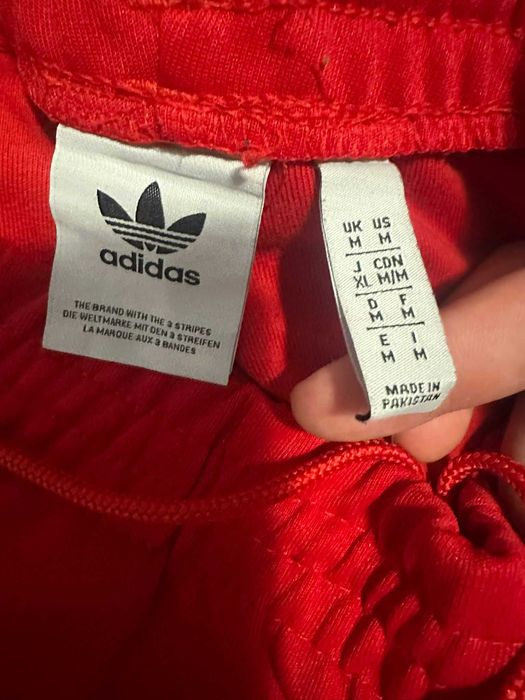 Compleu Adidas roșu  M , original