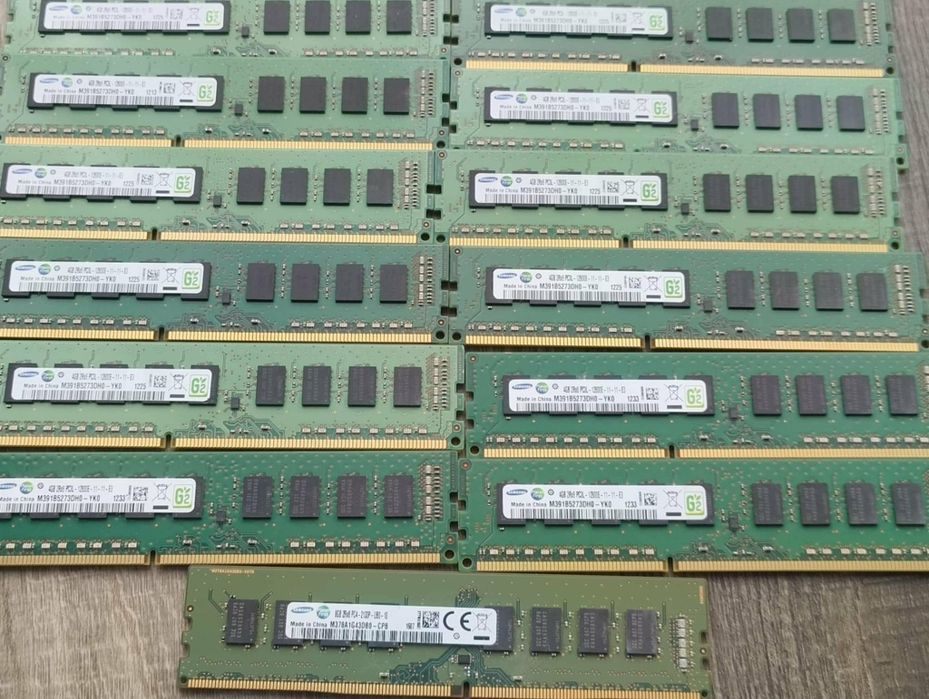 Vind rami 4gb ddr 3 preț 49 ron buc