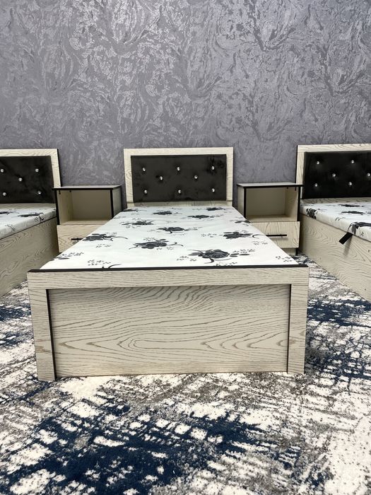 Каровать сундук одинаковые крават