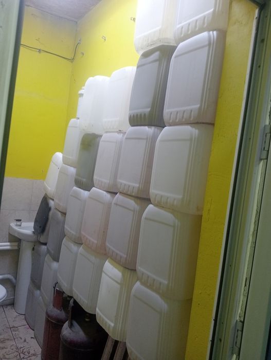 Продам канистры чистые