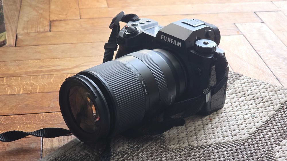 Фотоапарат Fujifilm X-H2-гаранция до 20.1.2027 с обектив Tamron 18-300