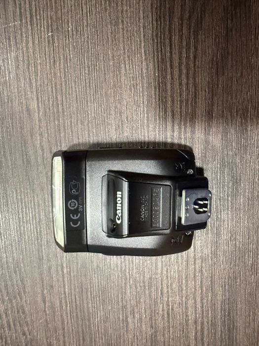 Canon EOS 70D + 3 обектива + светкавица Speedlite 270EX II