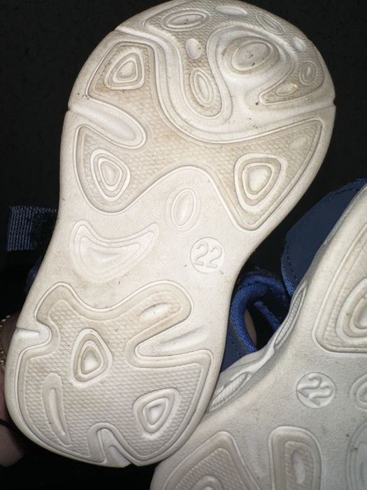 Продам сандалики