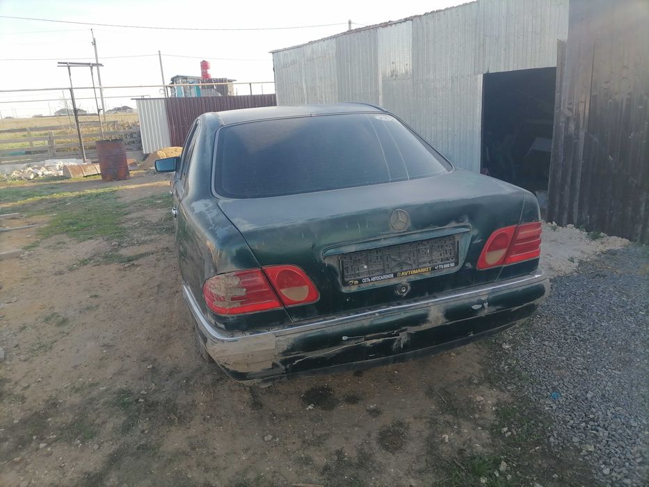 Запчасти на мерседес 210