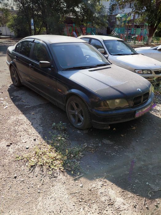 Продам автомобиль BMW 318i