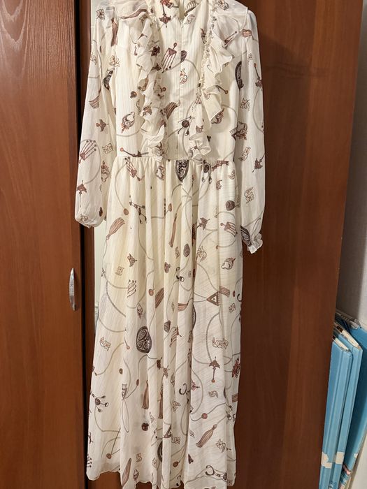 Өте әдемі көйлек.