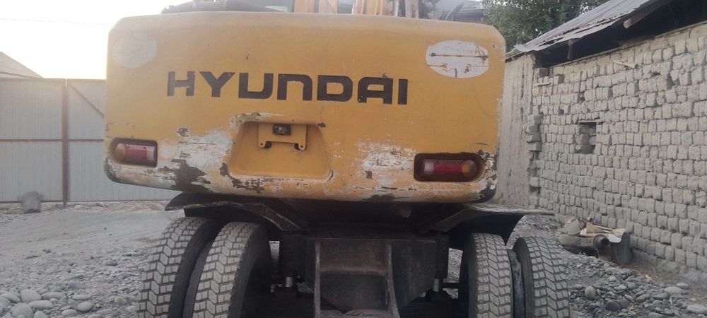 Ekskavator HYUNDAI 1400