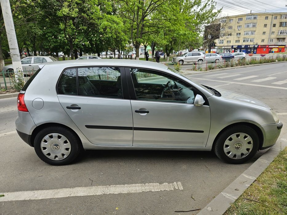 Vând Vw Golf 5 1.9 Tdi 105 cp