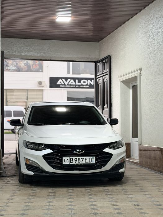 Автомобил сотилади