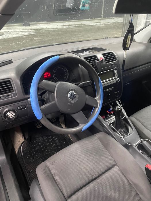 Vând golf V 1.9 Tdi