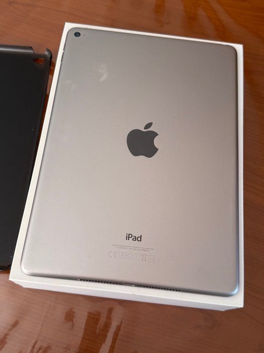 Продавам iPad Air 2, 16 GB, Wi-Fi версия – Отлично състояние