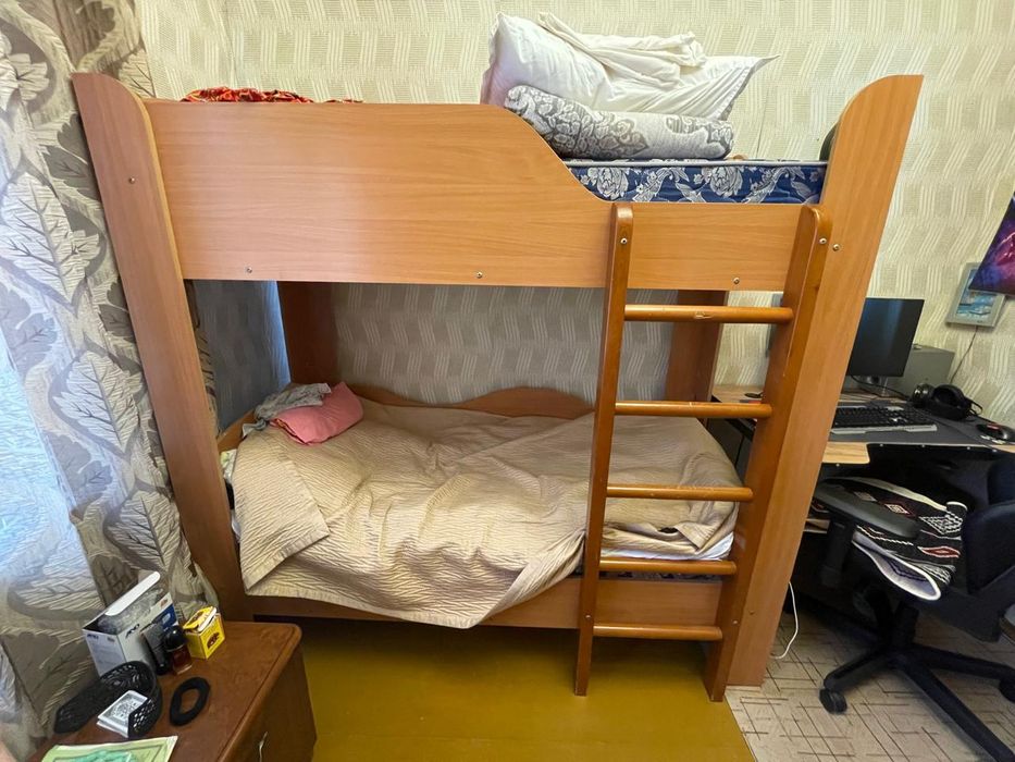 Двухъярусная кровать
