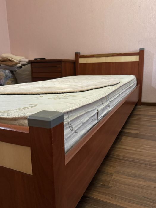 Кровать односпалка с матрасом