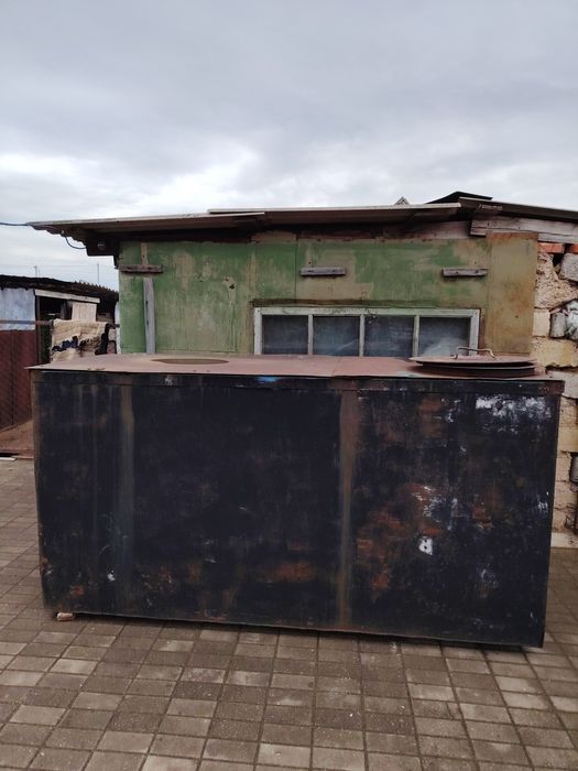 Продам  металлическую емкость 4,5м3
