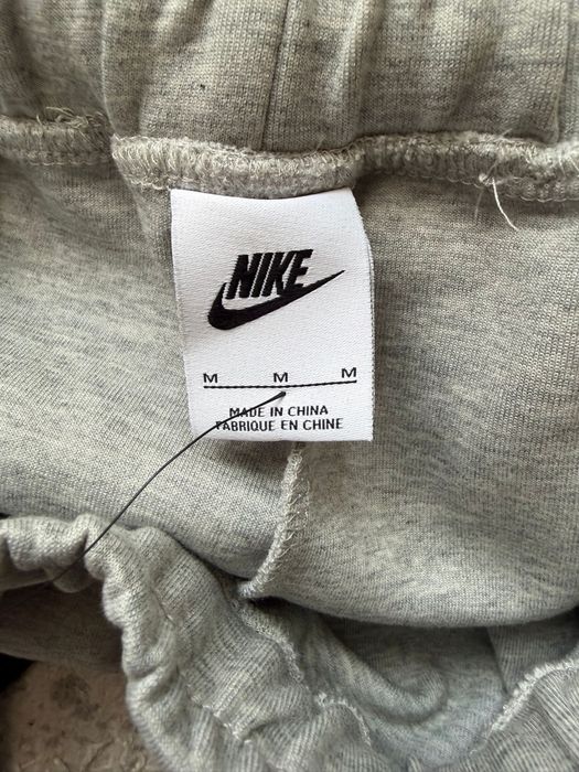 Pantaloni Nike Tech