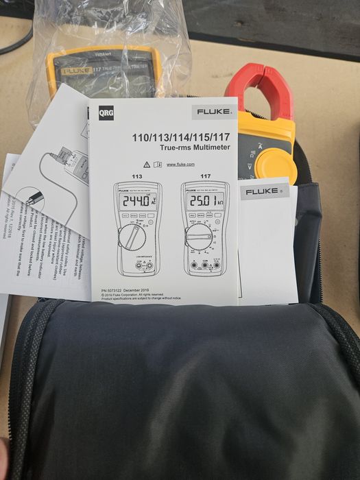 Fluke 117 Multimeter / Fluke 323 Current Clamp Combination Kit