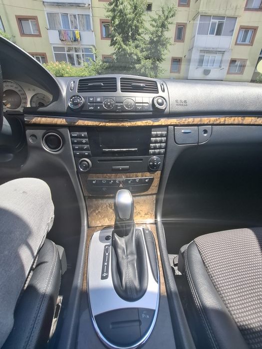 Mercedes Benz w211