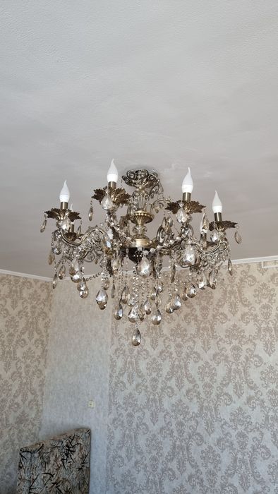 Продам люстру для гостиной