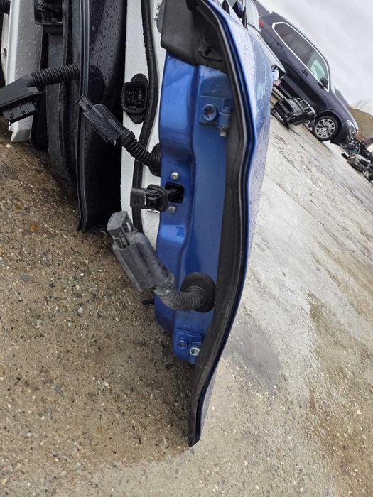 Usa stanga dreapta BMW seria 4 F33 F32 culoare Estoril Blau B45