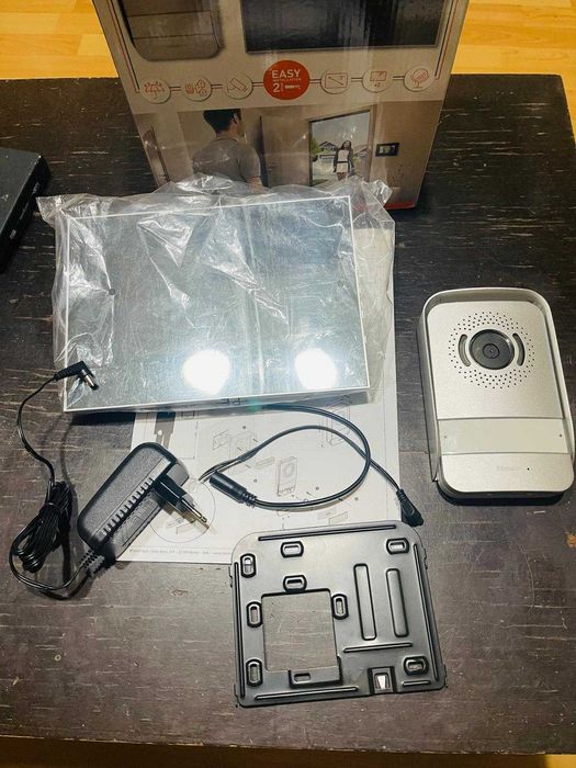 Kit video-interfon Bticino 317013 Plug-In cu monitor