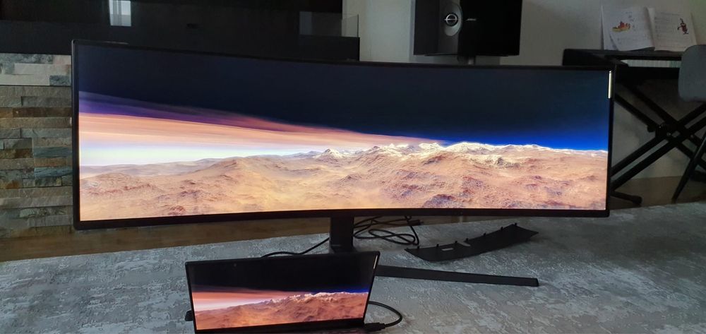 Monitor Samsung 49" Ultra Wide curbat 32:9, 144Hz, KVM, USB-C