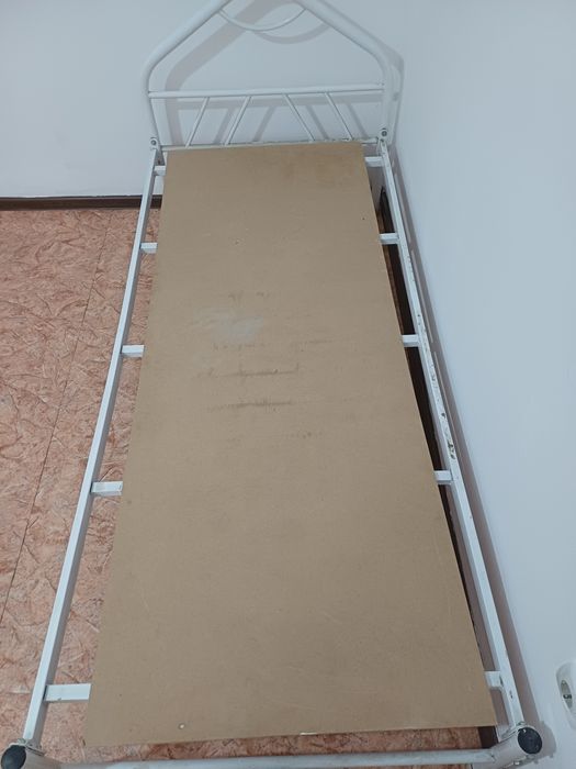 Продам кроват железны
