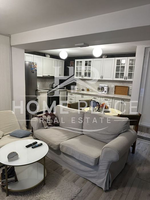 Двустаен обзаведен апартамент в Гръцка махала.