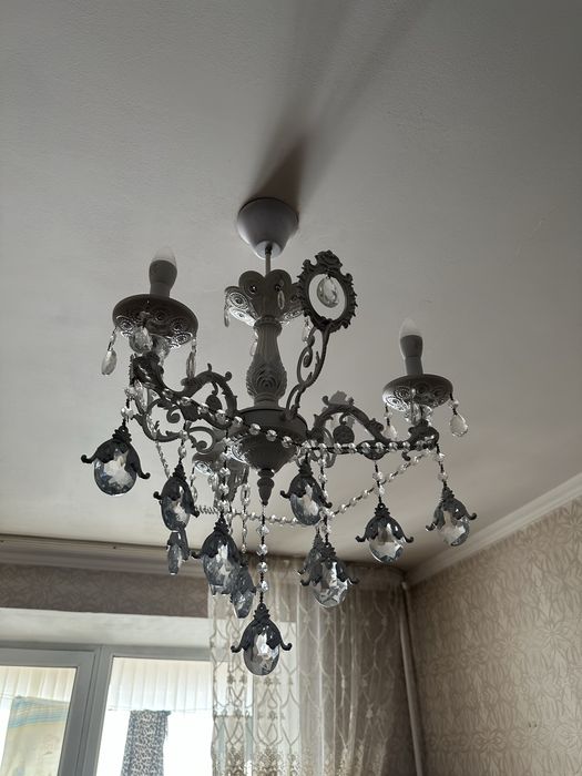 Продам Люстру хорошего качества