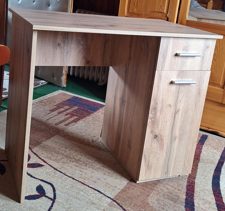 Ученическо Бюро - чисто ново, без забележки