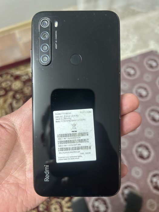 Xiaomi Redmi Note 8 в черном цвете.