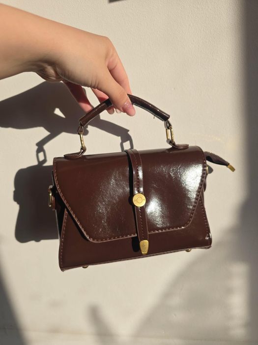 Geantă crossbody maro-ciocolatiu