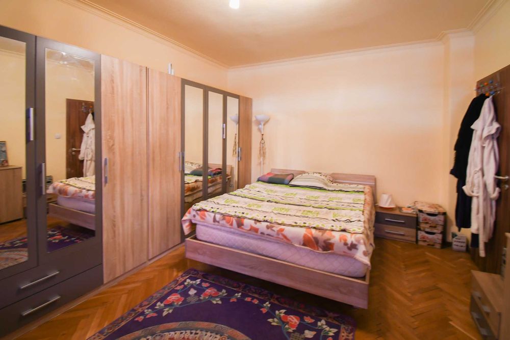 Дава се под наем Двустаен апартамент в София, Лозенец - 65 кв.м за 448.8 € - Снимка #2