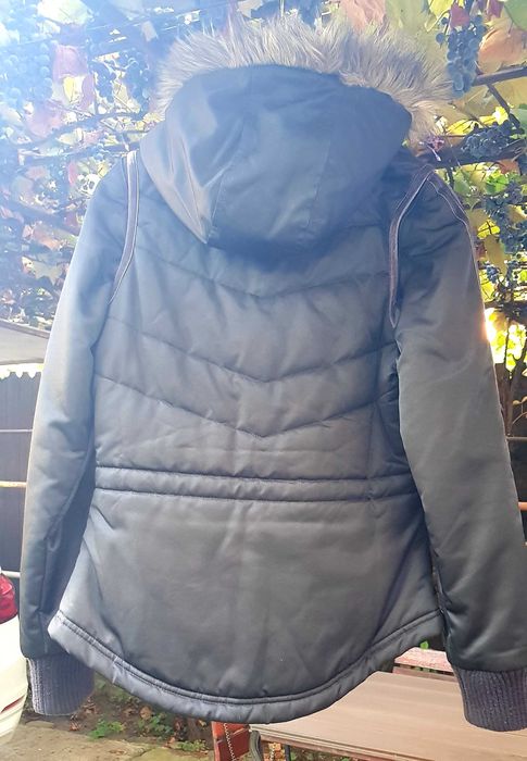 vand geaca adidas pentru femei
