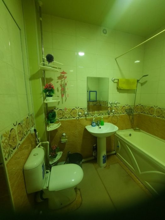 Tayyor domdan 3xonali kivartira sotiladi hamma jixozlari bilan