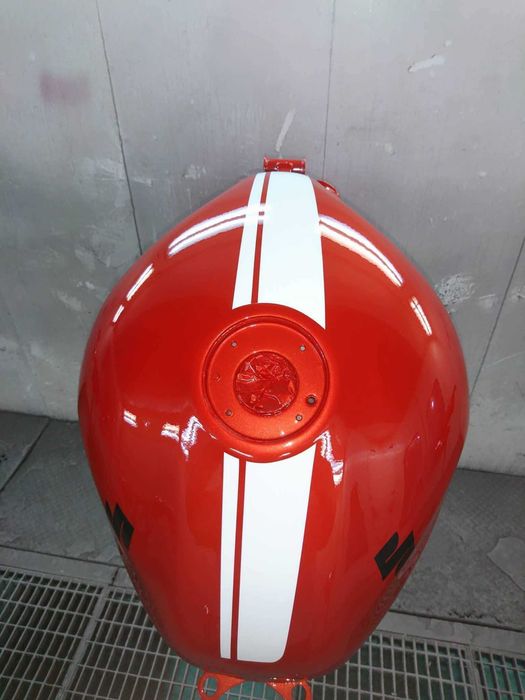 un SV650S din prima generatie - 1999