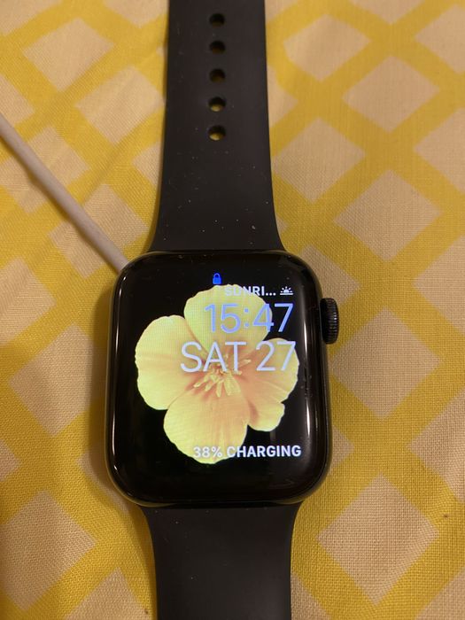 Apple Watch SE 40 mm GPS, Aluminiu, Negru (Midnight/Space Gray), curea sport neagră