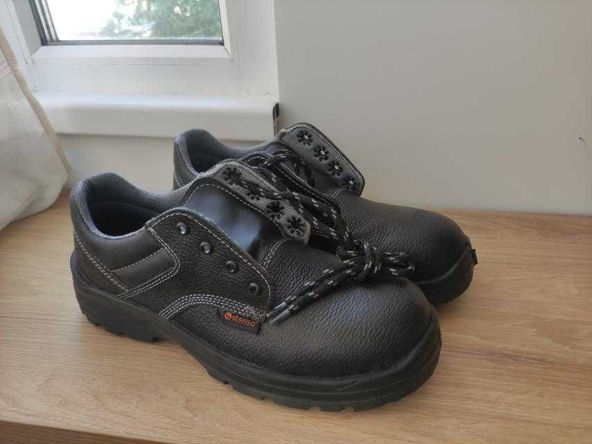 Нови Работни обувки 43 номер - 2 чифта